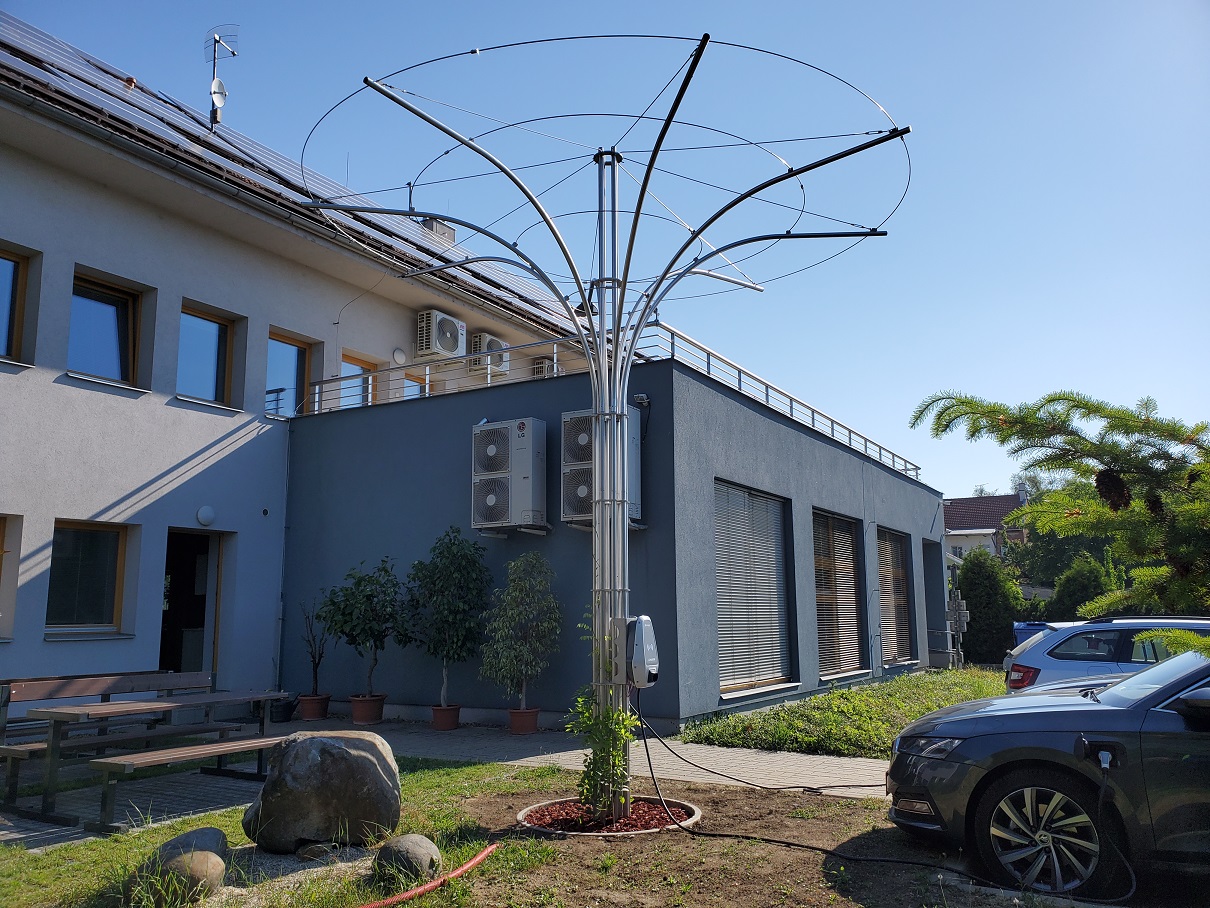 Chytrý strom - popínavý uliční strom AS-POUSTR